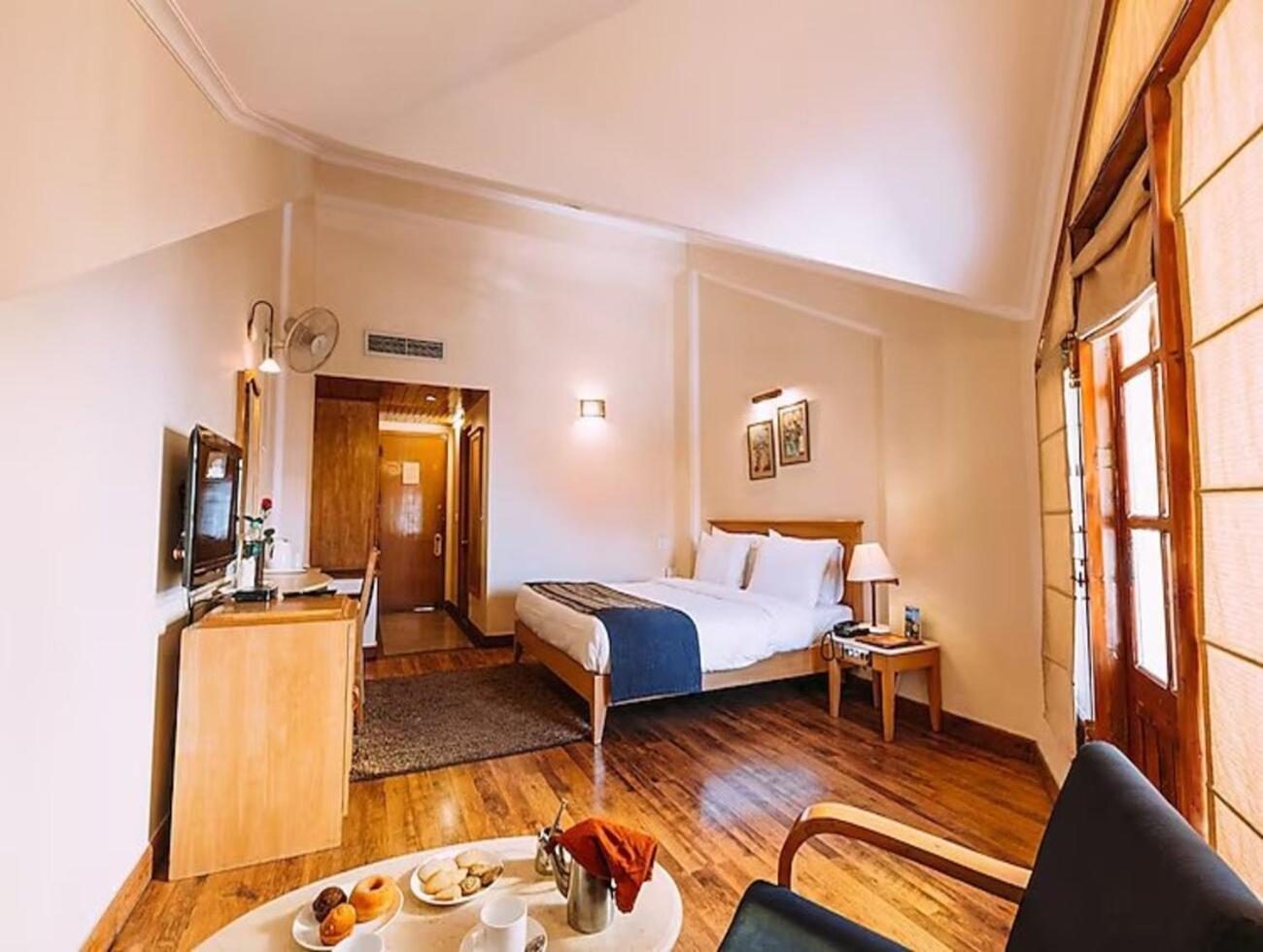 Hotel Willow Banks - Boutique 4 Star Hotel On The Mall Road Shimla Buitenkant foto