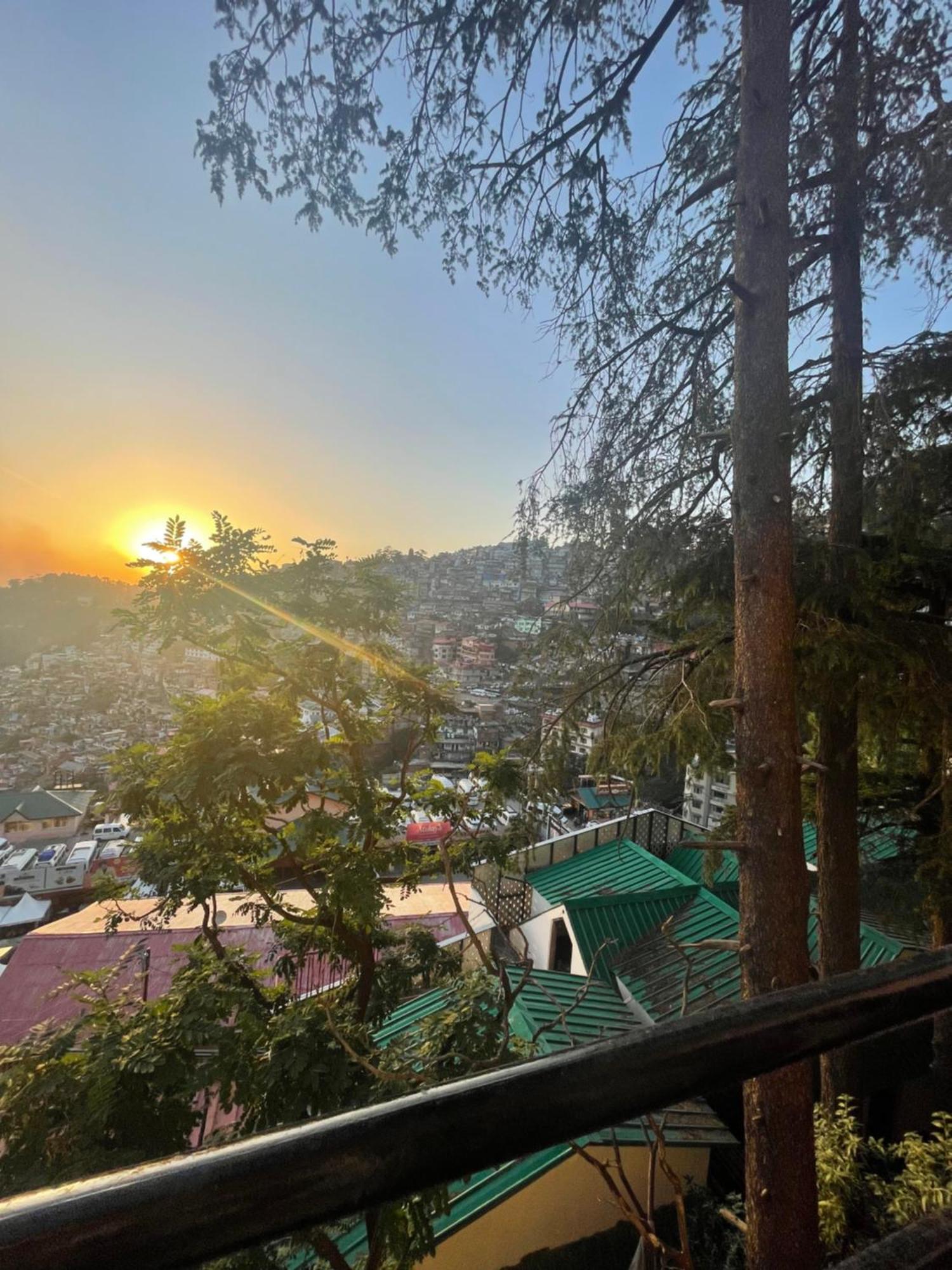Hotel Willow Banks - Boutique 4 Star Hotel On The Mall Road Shimla Buitenkant foto