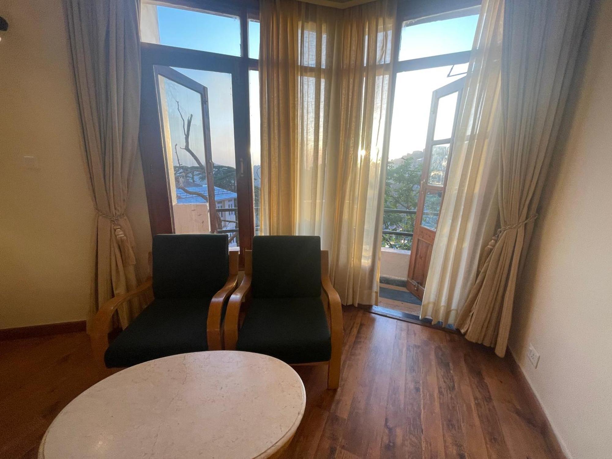 Hotel Willow Banks - Boutique 4 Star Hotel On The Mall Road Shimla Buitenkant foto